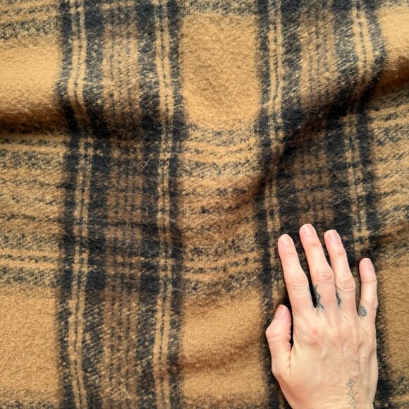 APORTA Design Studio Plaid Oversized Scarf - Picture 3 of 6